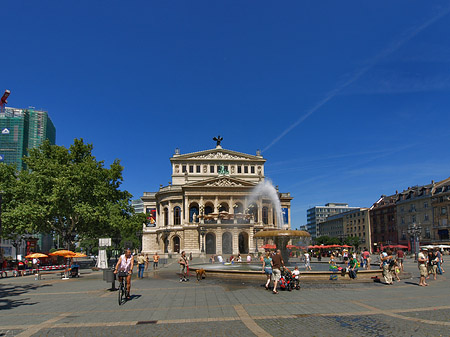 Alte Oper mit Häusern - Hessen (Frankfurt am Main)