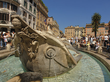 Schiff im Barcaccia Brunnen - Latium (Rom) (Rom)